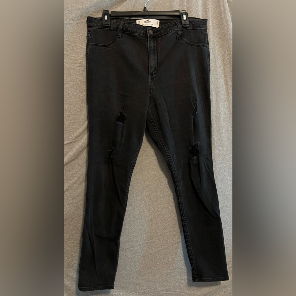 Hollister Curvy High-Rise Black Jeans